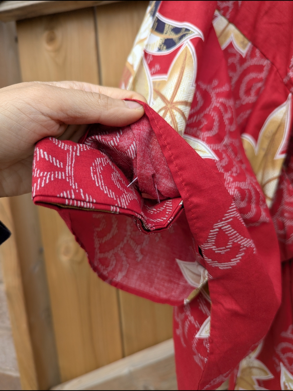 Red Floral Pattern Kimono Robe - Picture 3 of 5
